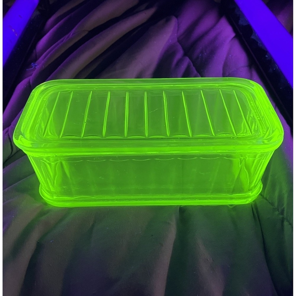 RARE Vintage Uranium Glass Depression Ribbed Refrigerator Dish w/ Lid 1930s